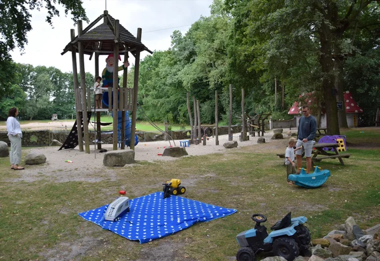 Spelen-Glijbaan-NatuurlijkHeidepark